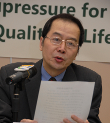 香港大學李嘉誠醫學院中醫藥學院副教授李磊博士表示「怡老按摩」能有效改善虛弱長者的身體狀況及睡眠質素,令長者心情亦更愉悅,值得在社區推廣「怡老按摩」作為虛弱長者的輔助治療。